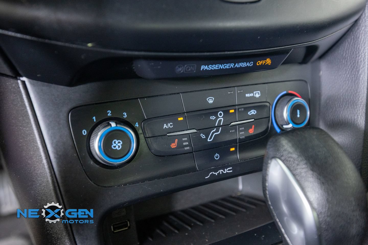 Used 2017 Ford Focus SE w/ SE Sport Package FWD image 19