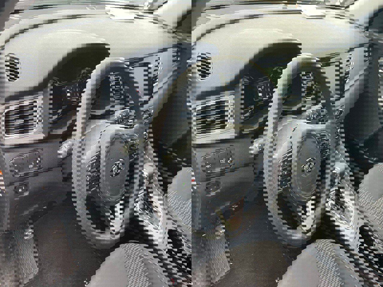 Used 2019 Kia Niro FE image 7