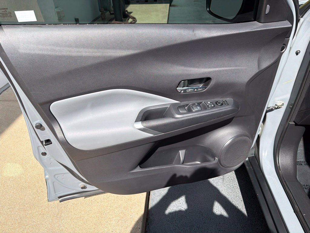 Used 2024 Nissan Kicks SR w/ SR Premium Package FWD image 33