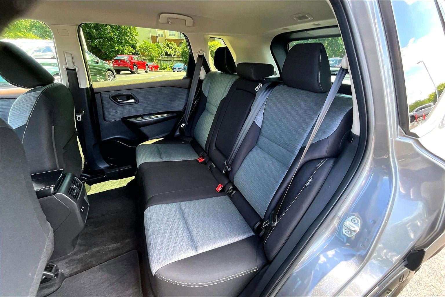 Used 2023 Nissan Rogue SV AWD/4WD image 24