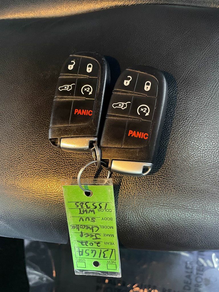 Used 2022 Jeep Grand Cherokee Limited image 45