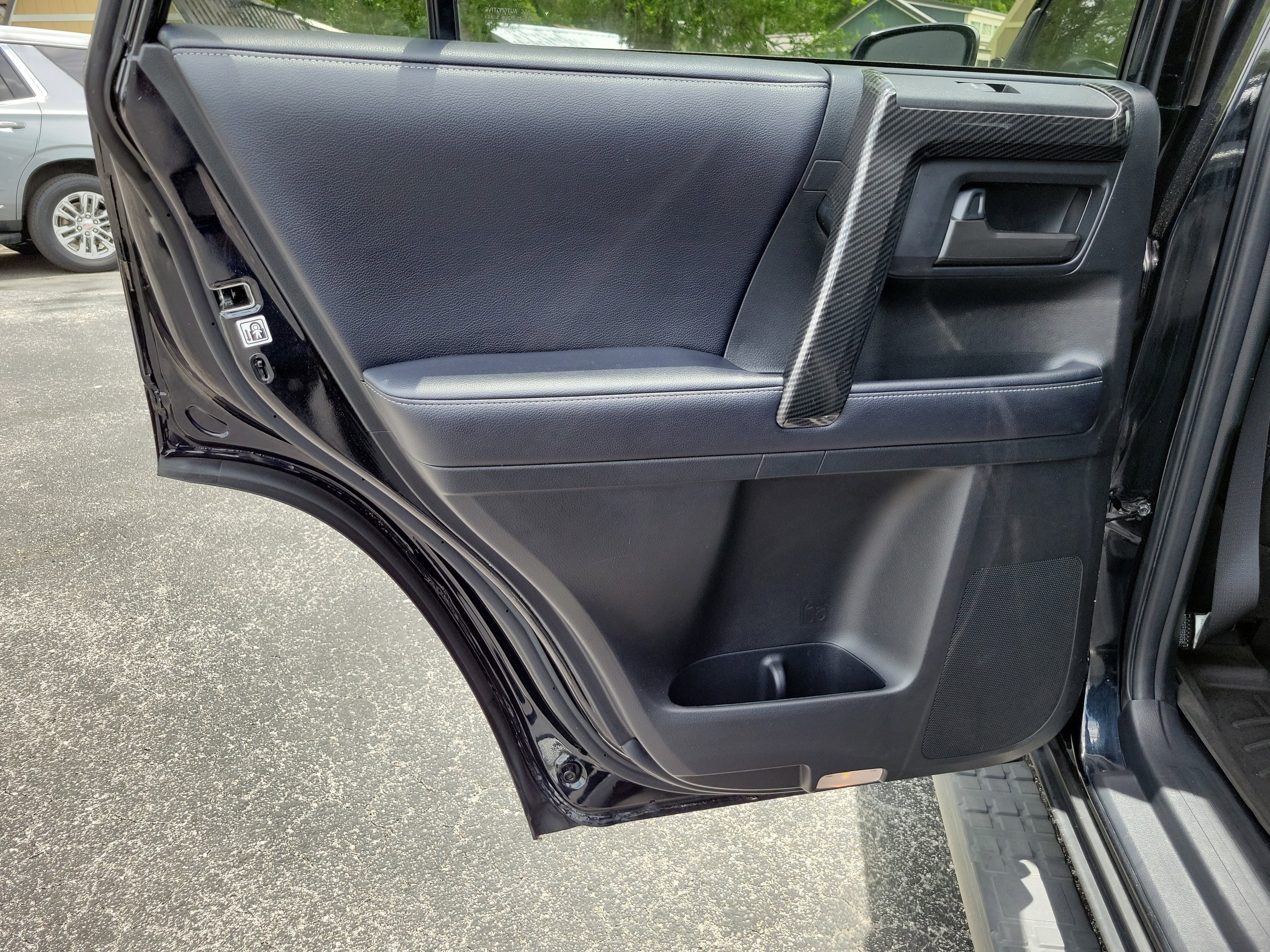 Used 2019 Toyota 4Runner SR5 AWD/4WD image 22