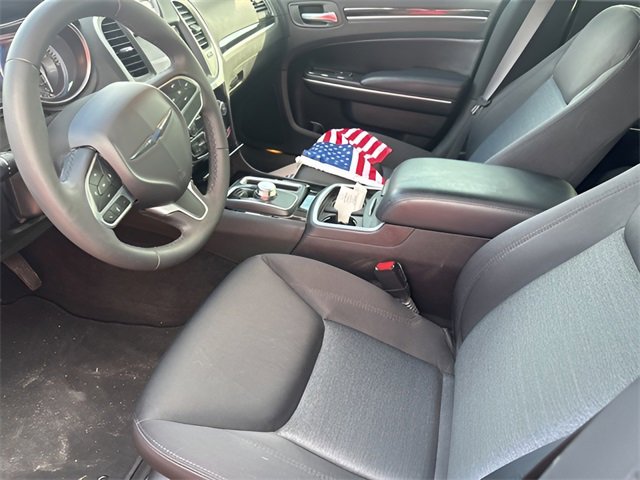Used 2023 Chrysler 300 Touring w/ Sport Appearance Package image 8