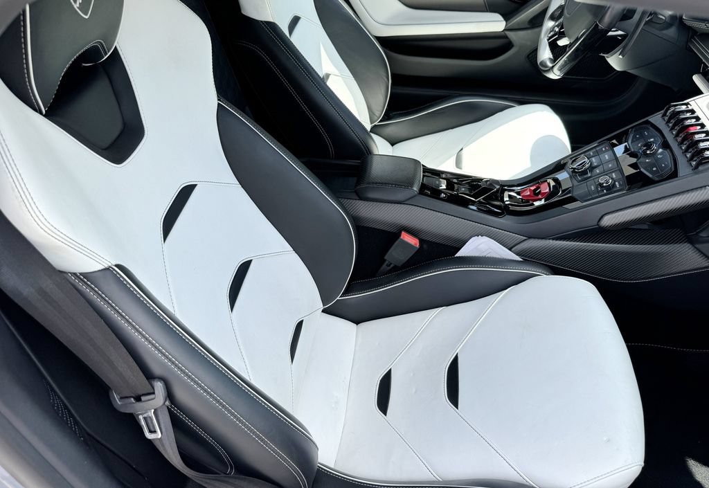Used 2018 Lamborghini Huracan LP 580-2 RWD image 25