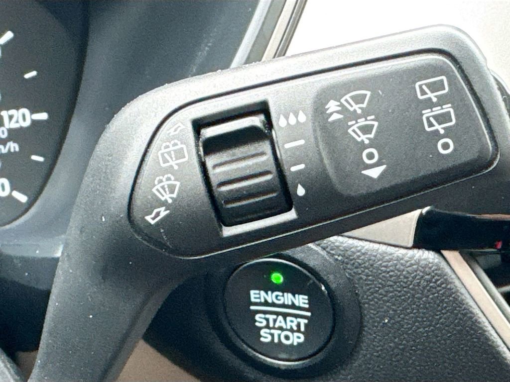 Used 2022 Ford Escape SEL FWD image 13