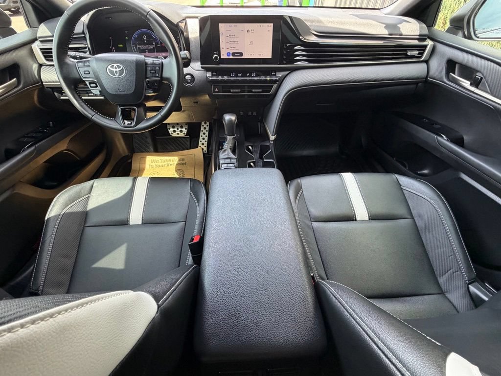 Used 2026 Toyota Camry SE FWD image 12