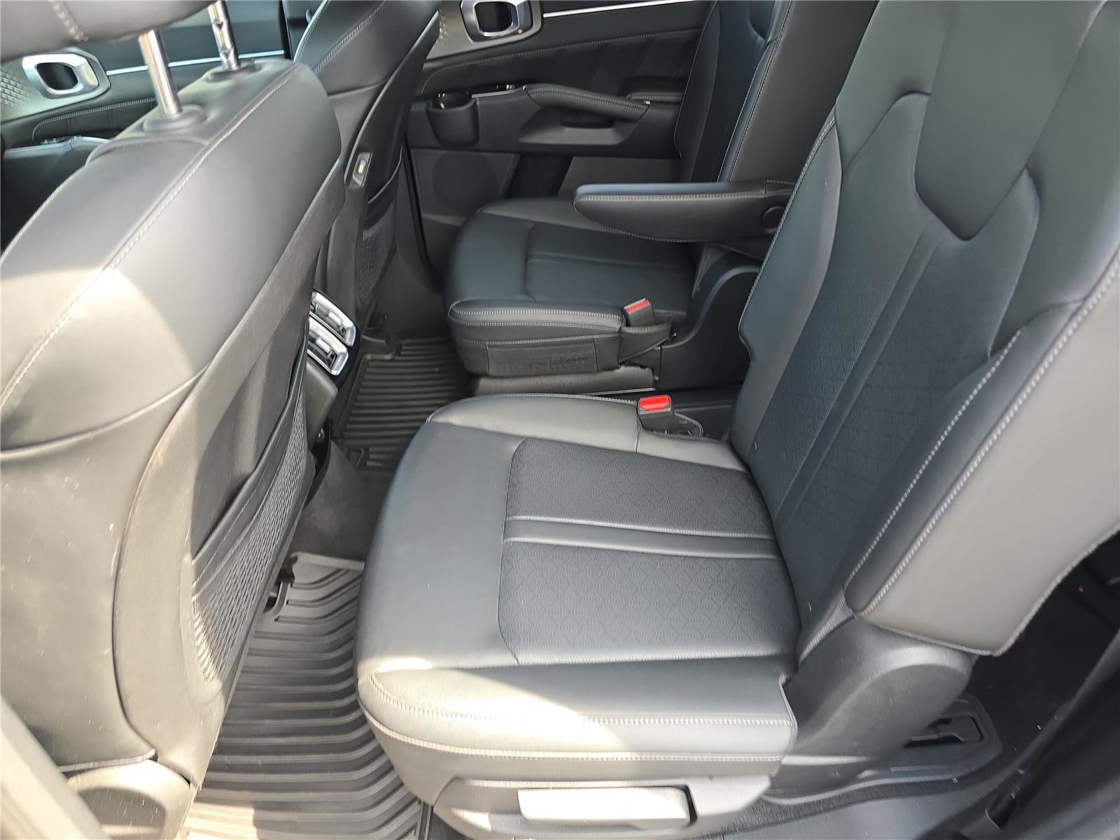 Used 2023 Kia Sorento SX FWD image 14
