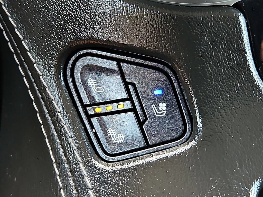 Used 2020 GMC Yukon XL SLT RWD image 27