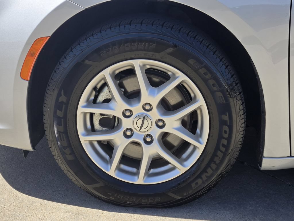 Used 2024 Chrysler Pacifica Touring-L FWD image 17