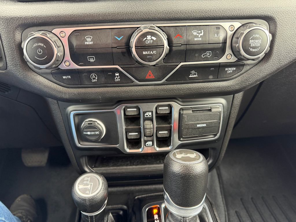 Used 2024 Jeep Wrangler Unlimited Sport AWD/4WD image 20