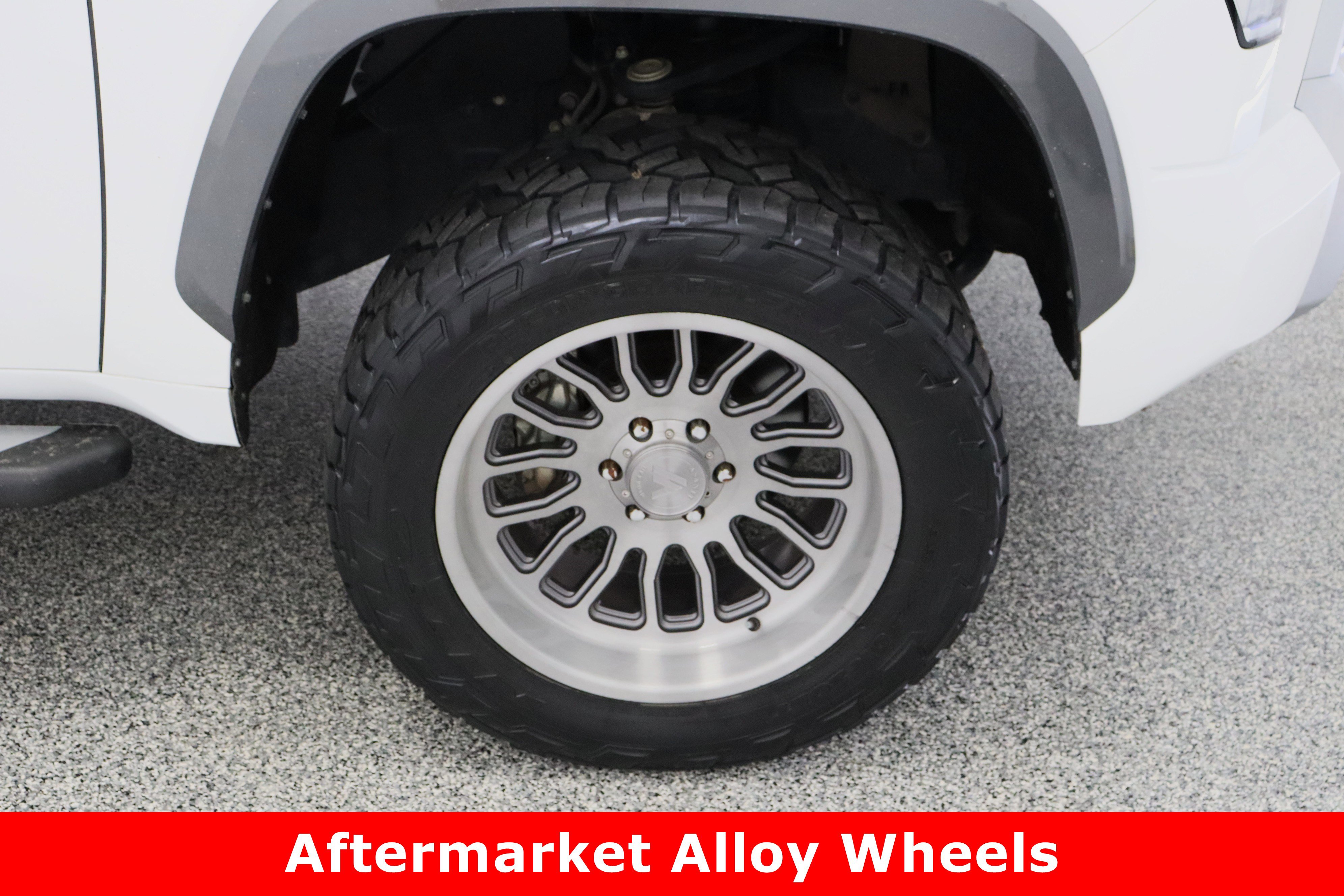 Used 2023 Toyota Tundra Limited image 5