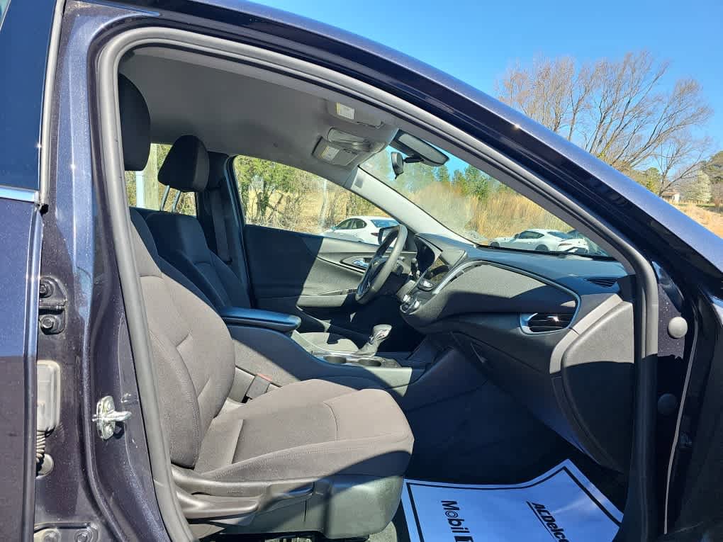 Used 2022 Chevrolet Malibu LS image 21