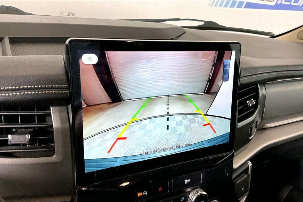 Certified 2024 Ford Expedition XLT image 17