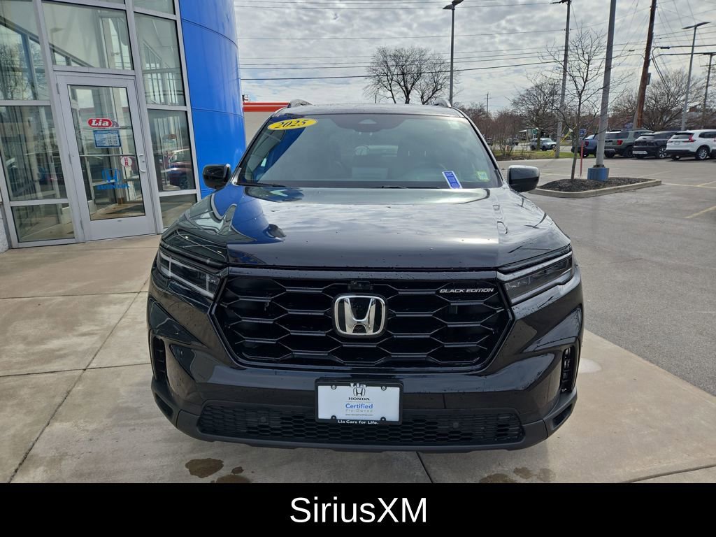 Certified 2025 Honda Pilot Black Edition image 8