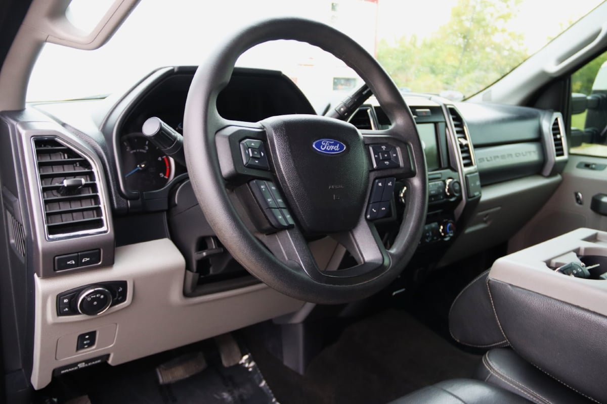 Used 2017 Ford F250 XLT w/ XLT Premium Package AWD/4WD image 31