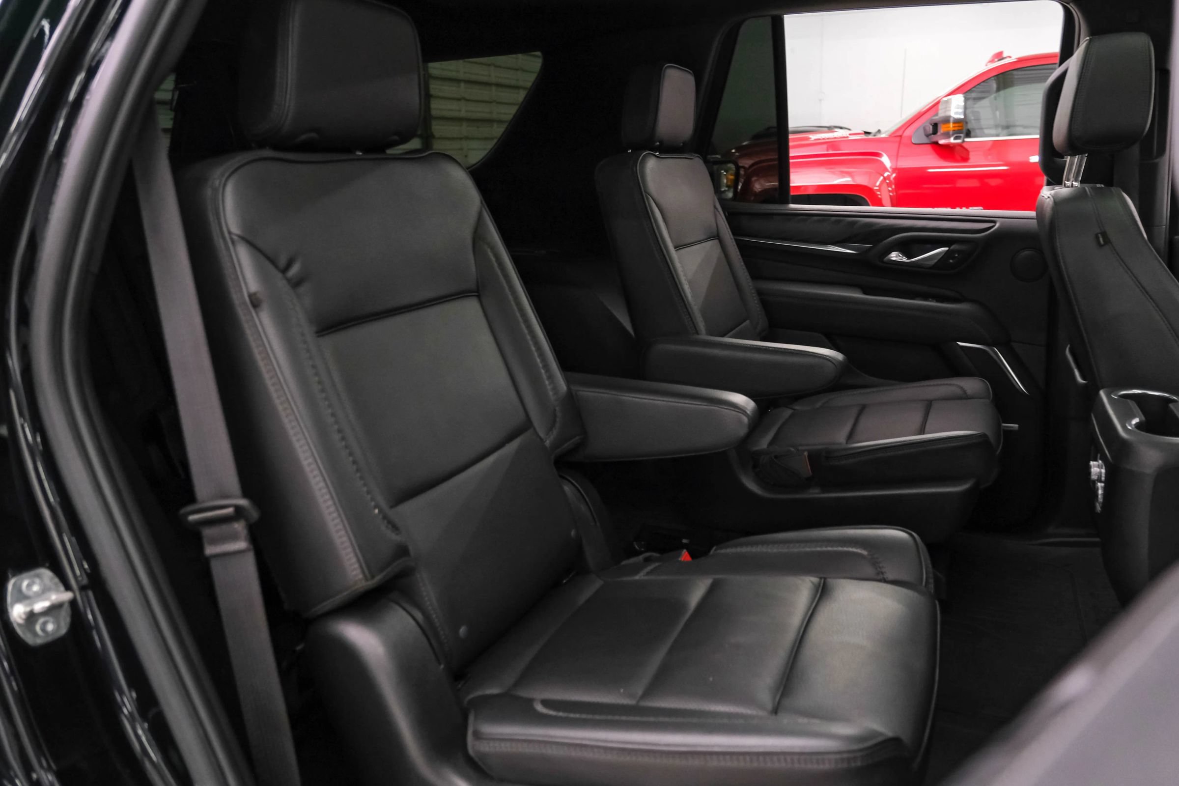 Used 2023 GMC Yukon Denali w/ LPO, Floor Liner Package RWD image 37
