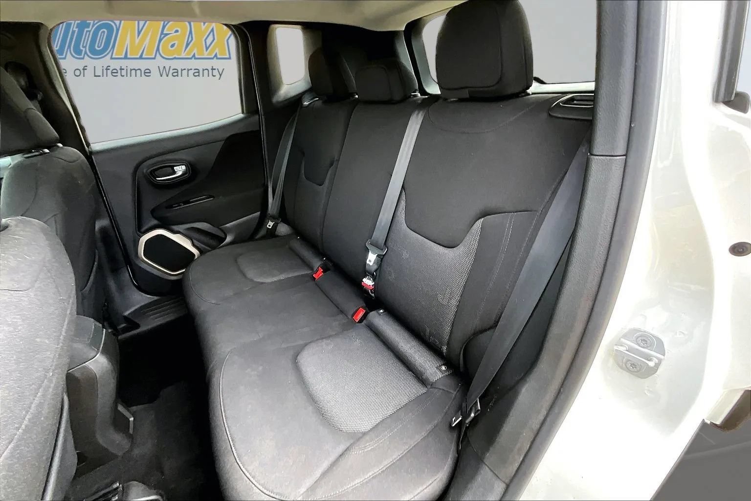 Used 2017 Jeep Renegade Latitude AWD/4WD image 21