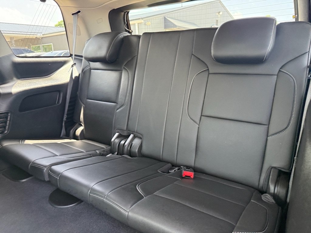 Used 2019 GMC Yukon SLT w/ Graphite Performance Edition AWD/4WD image 17