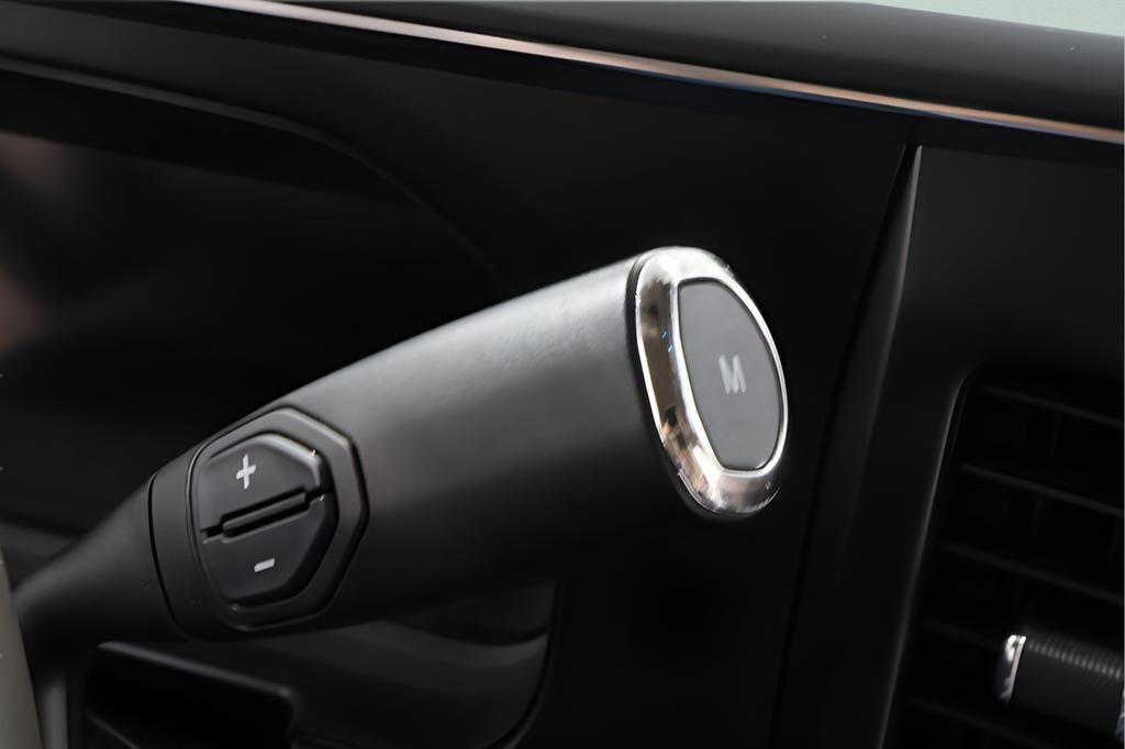 Used 2025 Ford F250 Platinum w/ Platinum Plus Package image 19