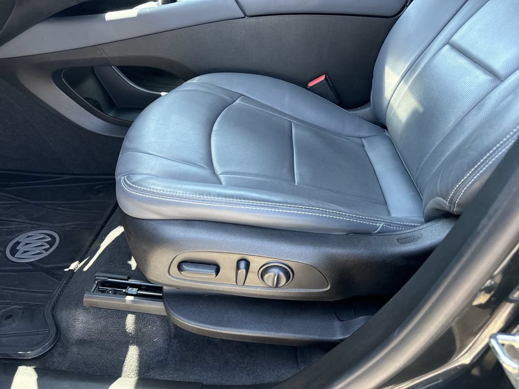 Used 2019 Buick Enclave Essence FWD image 11