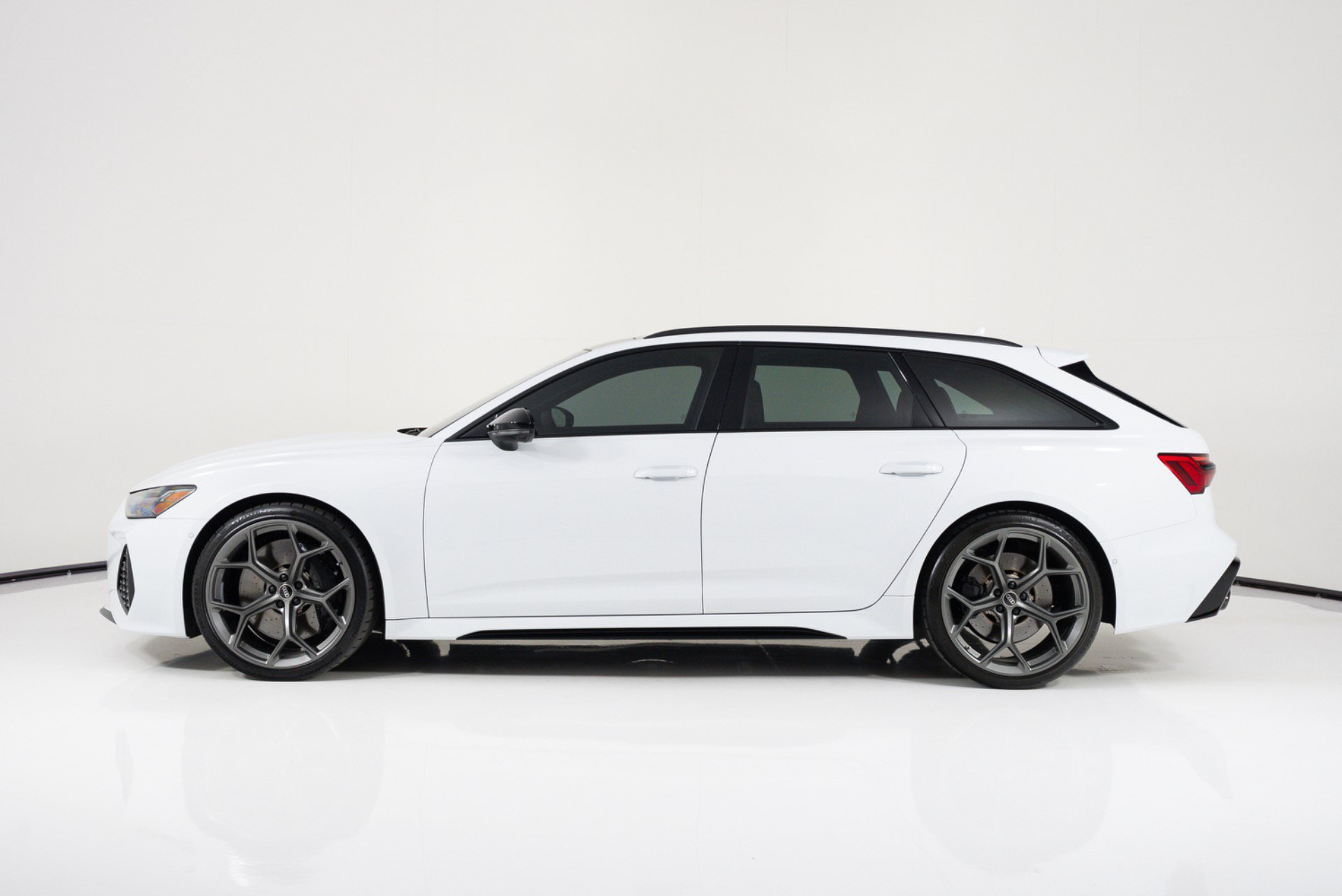 Used 2024 Audi RS 6 performance AWD/4WD image 6