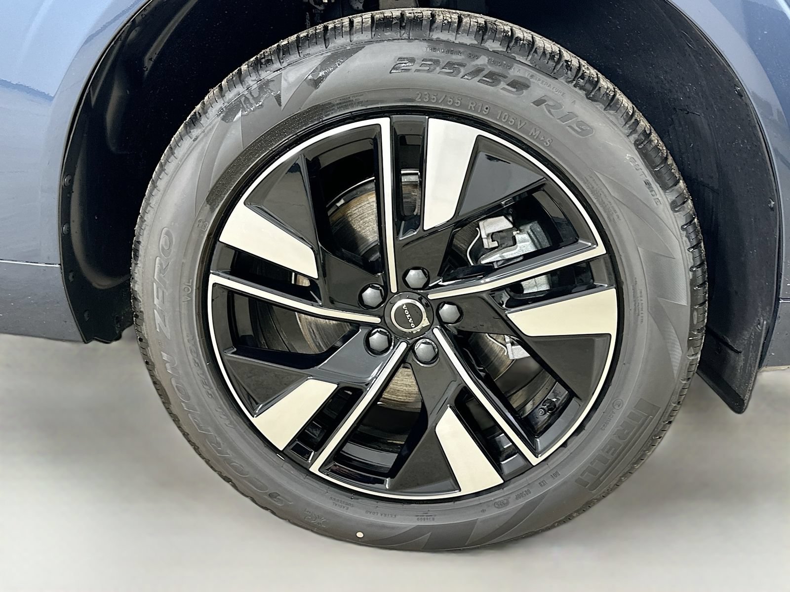 New 2026 Volvo XC60 B5 Plus w/ Protection Package Premier AWD/4WD image 10