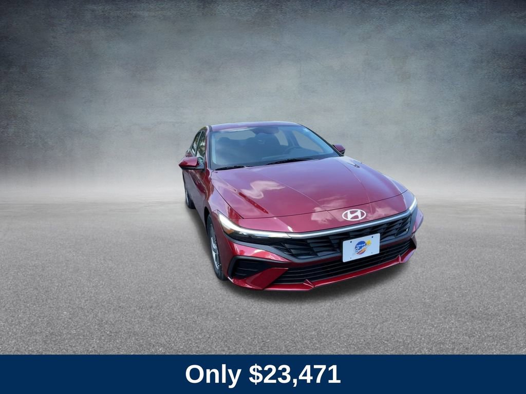 Used 2025 Hyundai Elantra SE image 4