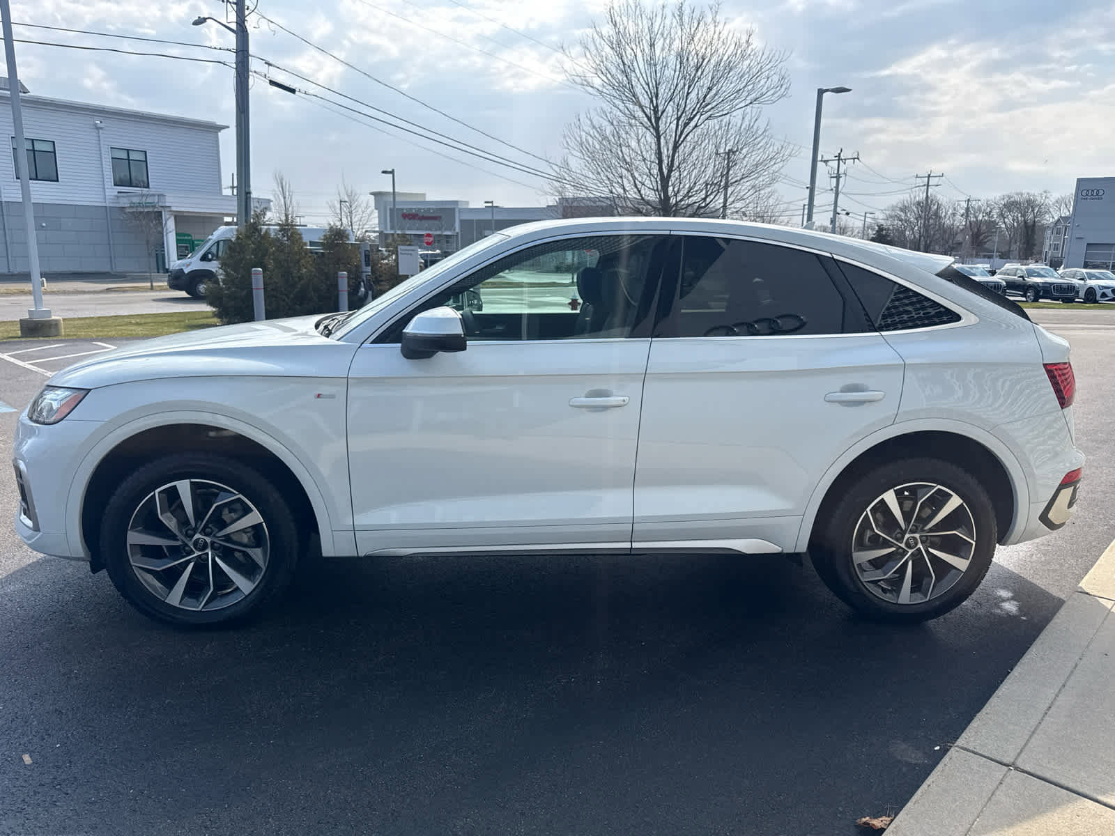 Used 2024 Audi Q5 2.0T Premium Plus w/ Premium Plus Package image 5