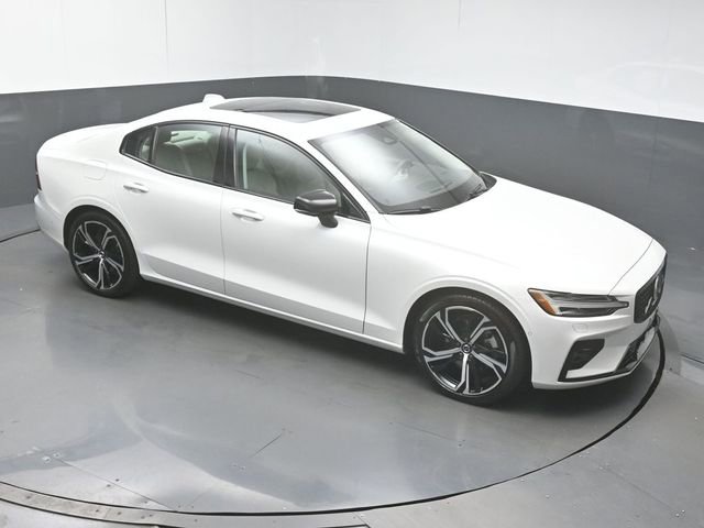 Used 2025 Volvo S60 B5 Plus FWD image 42