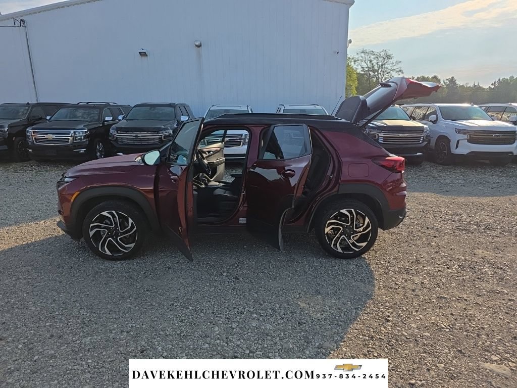 Used 2025 Chevrolet TrailBlazer RS w/ Convenience Package AWD/4WD image 29