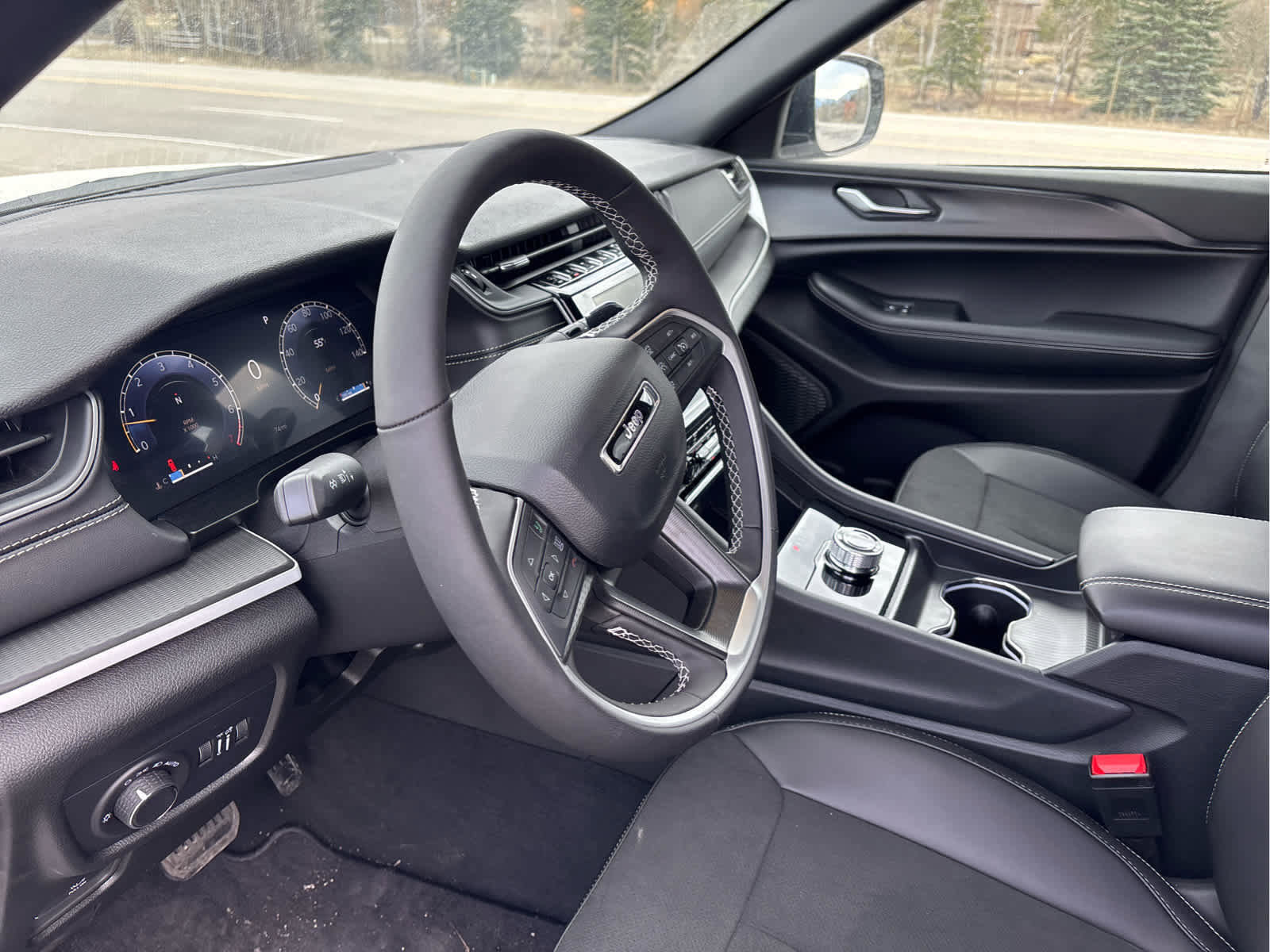 New 2025 Jeep Grand Cherokee Altitude image 43