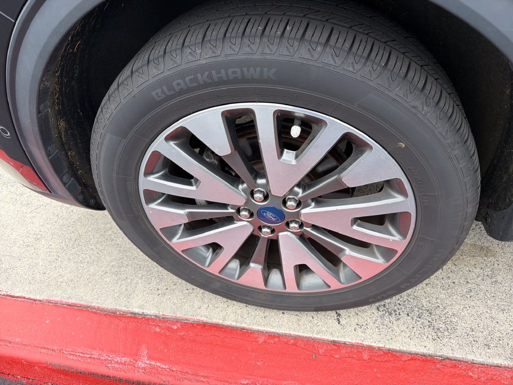 Used 2021 Ford Escape Titanium AWD/4WD image 23
