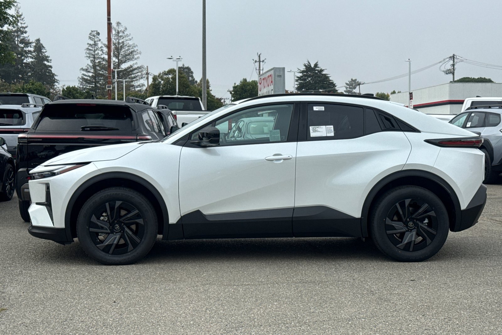 New 2026 Toyota C-HR AWD/4WD image 6