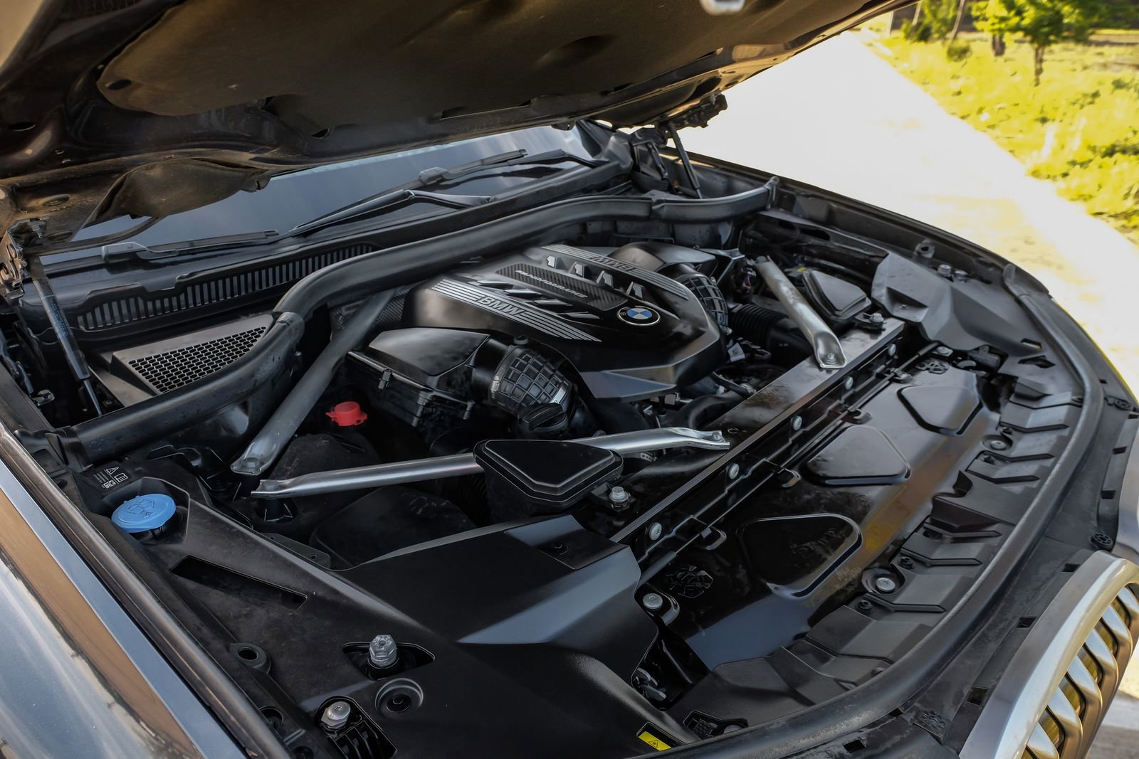 Used 2021 BMW X7 M50i w/ Executive Package image 59