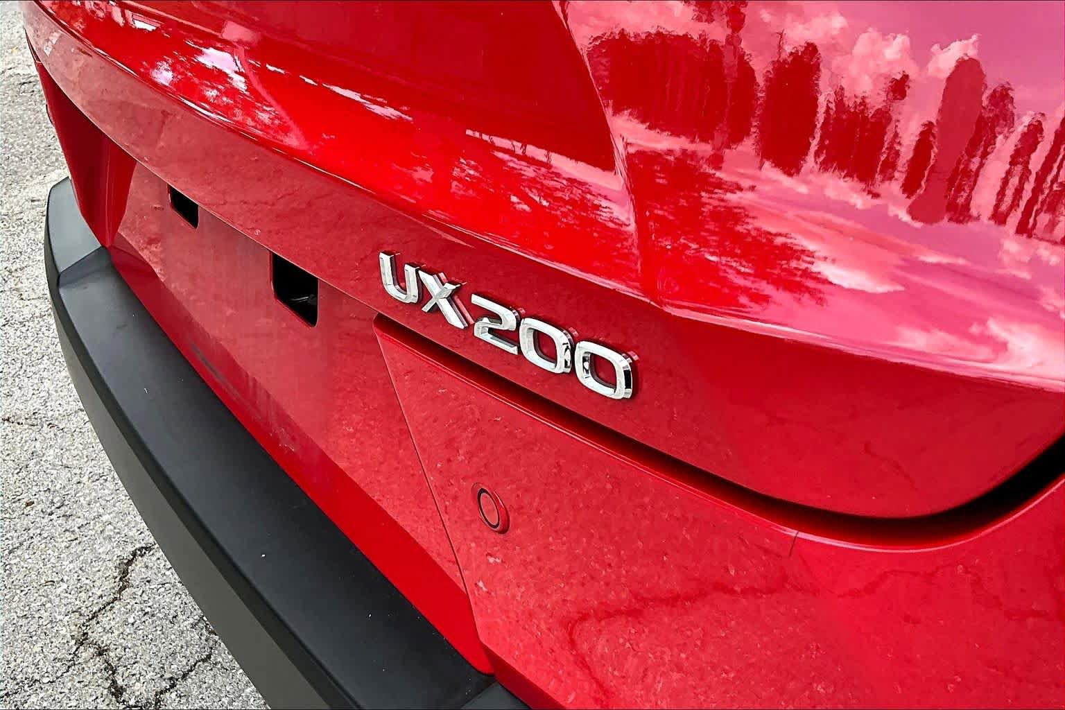 Used 2020 Lexus UX 200 w/ Premium Package image 10
