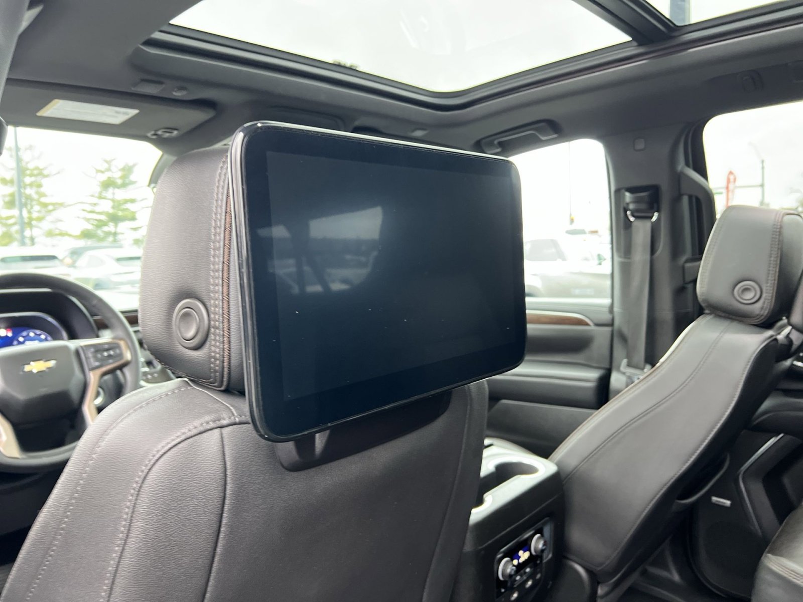 Used 2023 Chevrolet Suburban High Country image 27