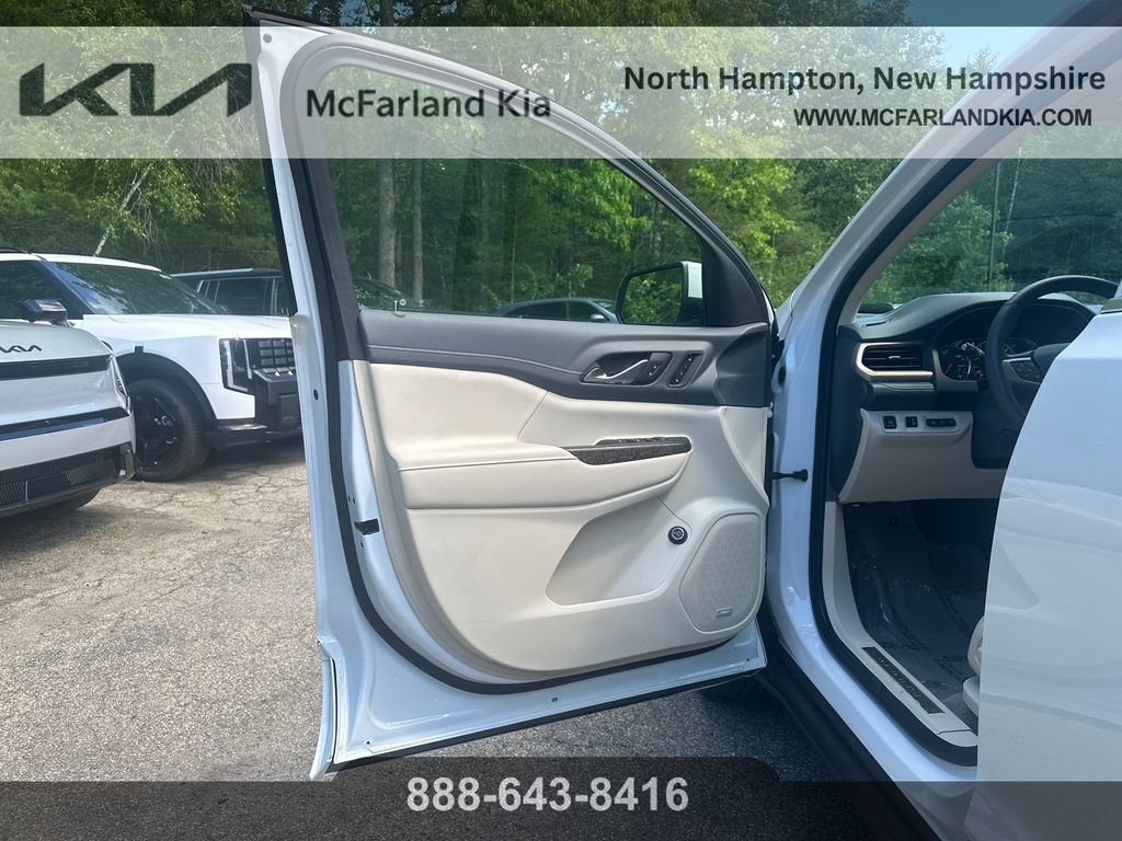 Used 2023 GMC Acadia Denali w/ Denali Technology Package AWD/4WD image 11