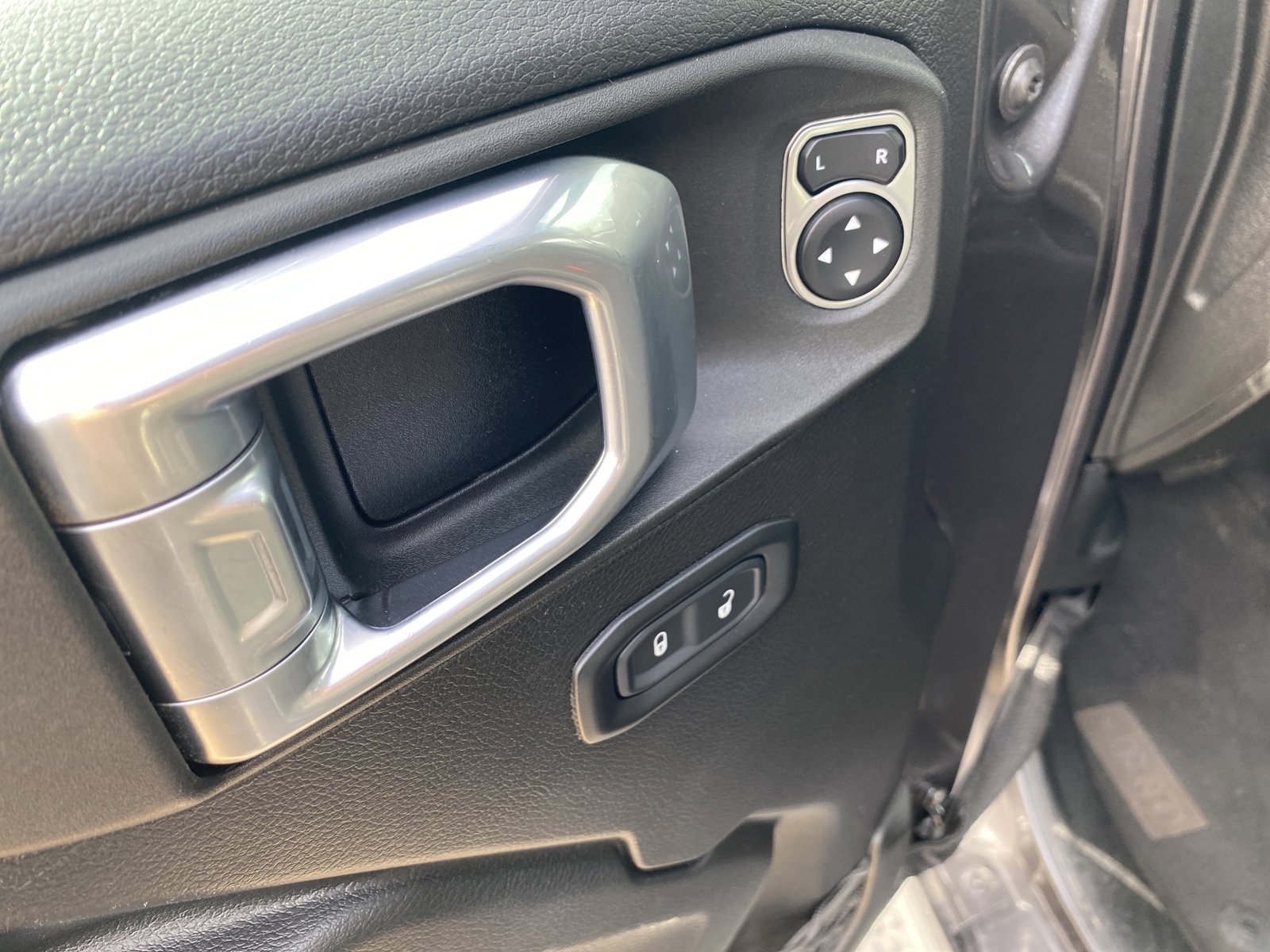 Used 2022 Jeep Wrangler Unlimited Sport image 8