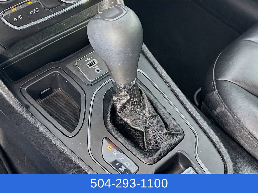 Used 2020 Jeep Cherokee Latitude Plus FWD image 19