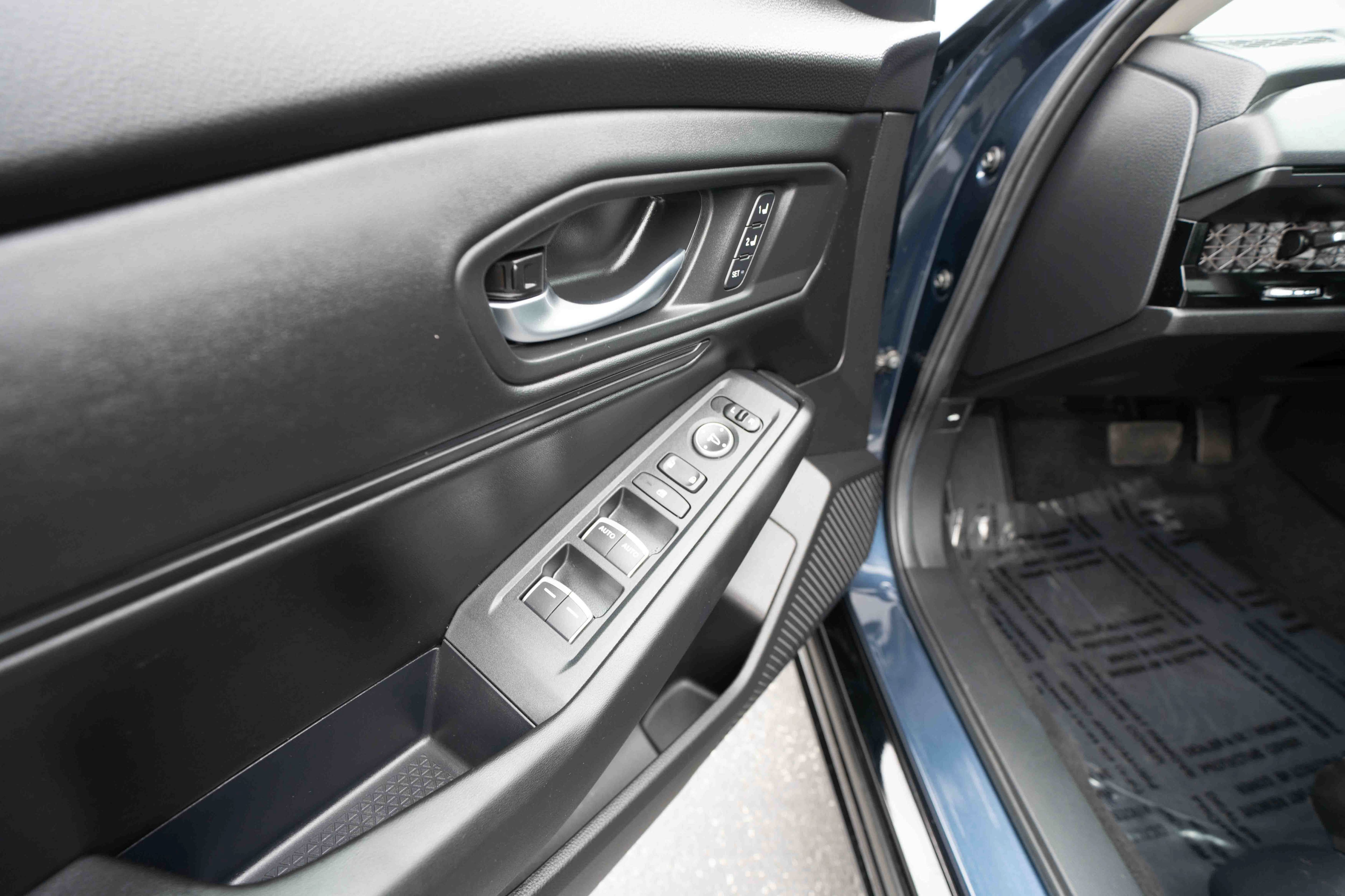 Used 2025 Honda Accord EX-L image 7