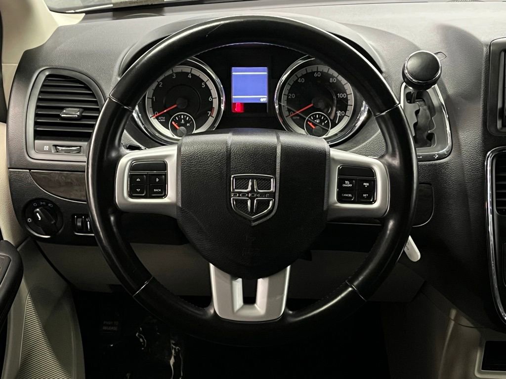 Used 2020 Dodge Grand Caravan SE w/ Rear Park Assist Package image 7