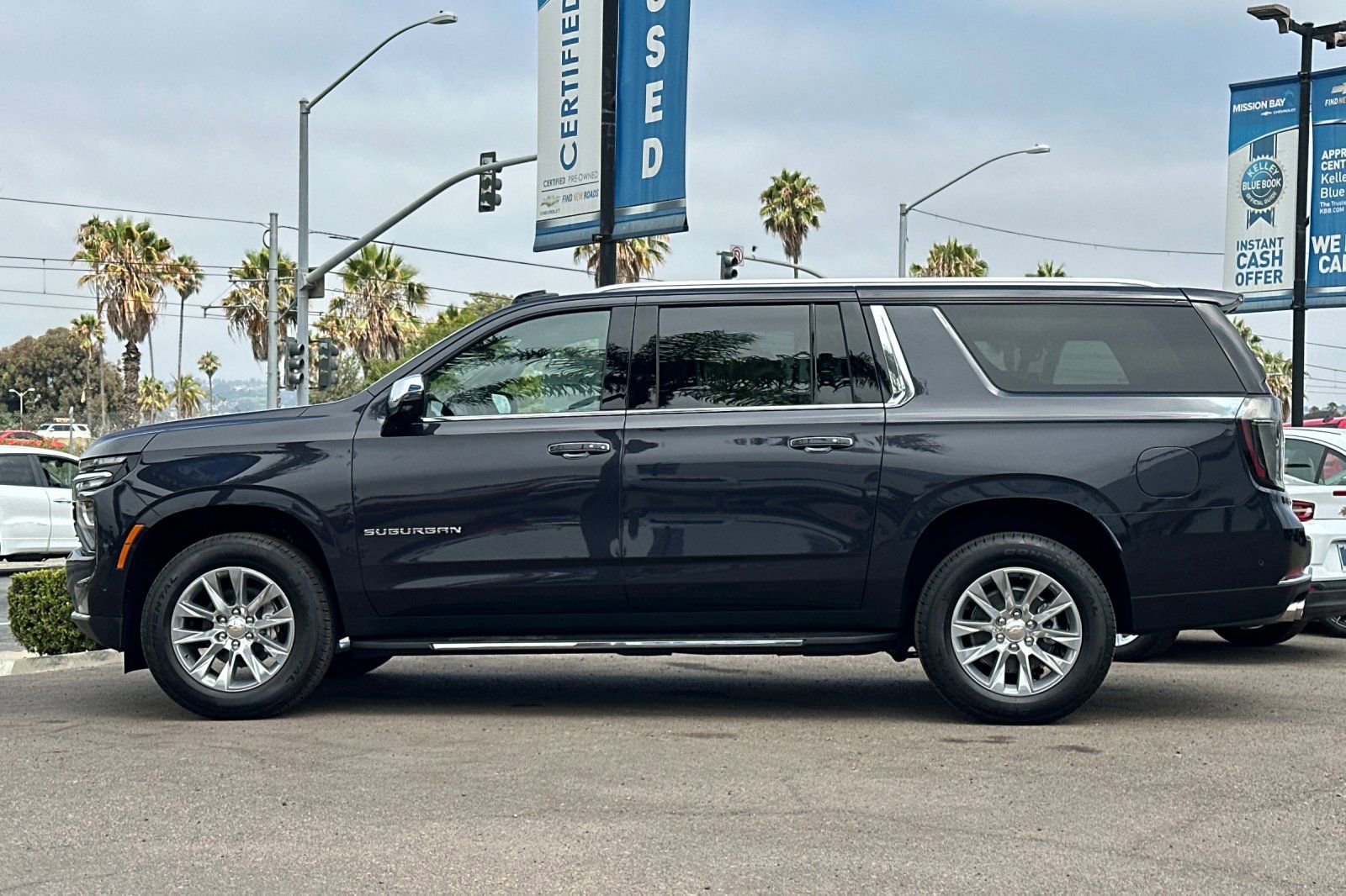 New 2025 Chevrolet Suburban Premier image 7