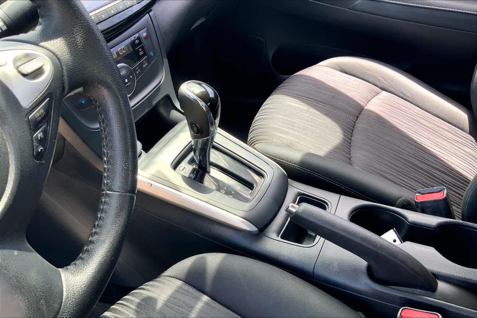 Used 2018 Nissan Sentra SV FWD image 14