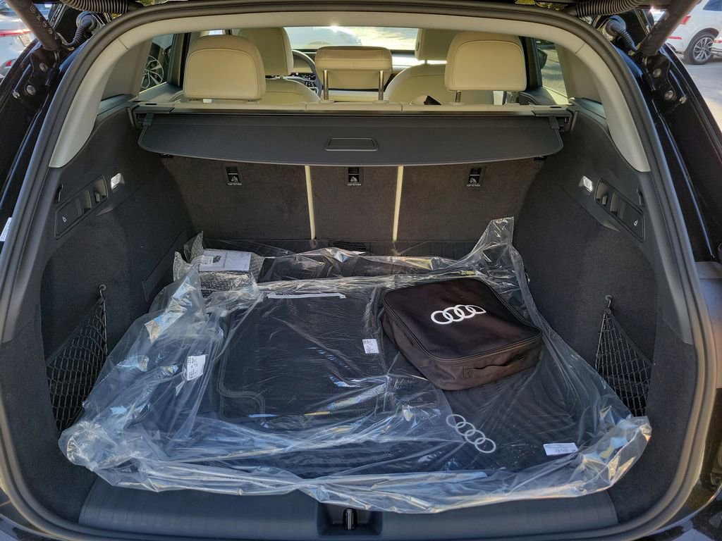 New 2025 Audi Q6 e-tron Premium image 30