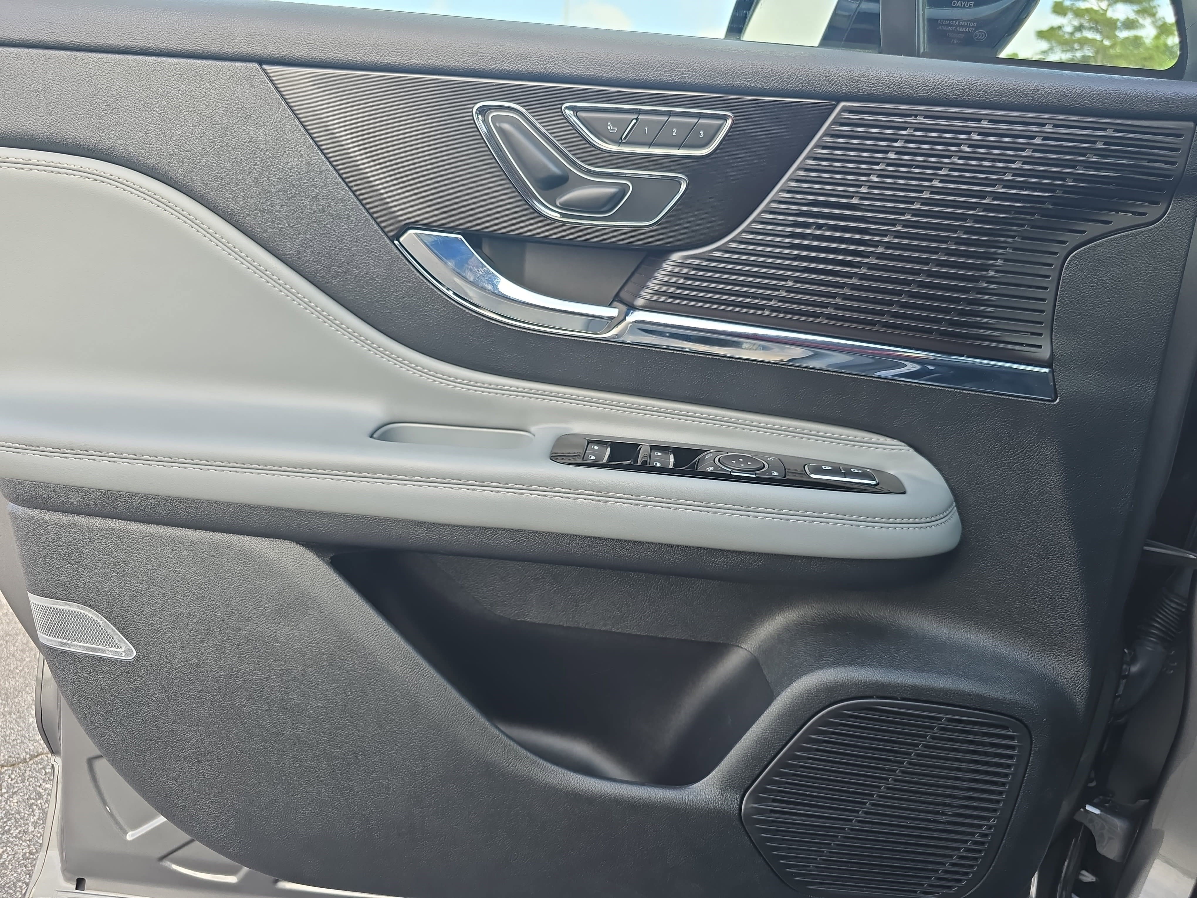 Certified 2022 Lincoln Corsair Reserve w/ Equipment Group 201A image 26