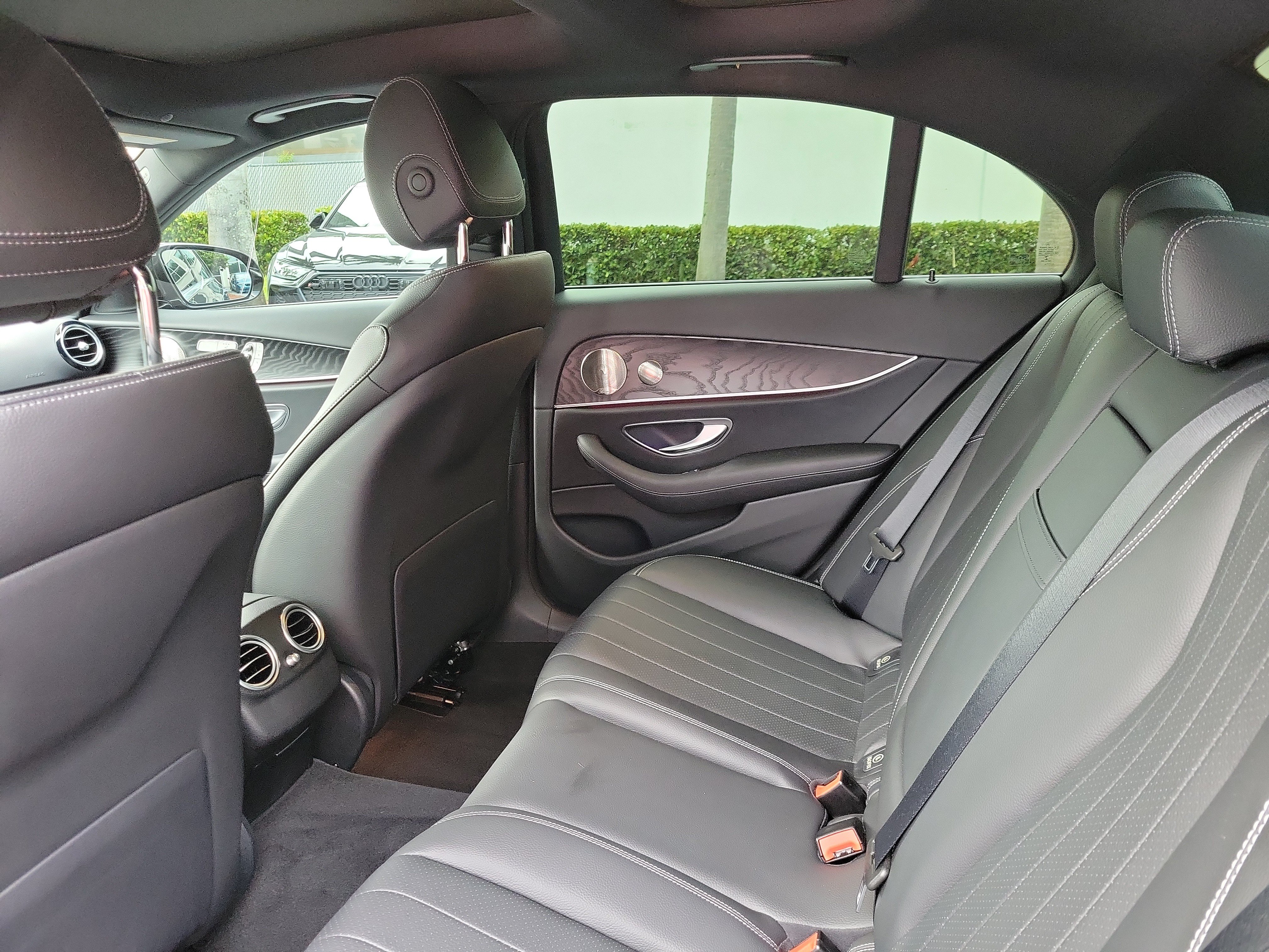 Used 2022 Mercedes-Benz E 450 4MATIC Sedan image 9