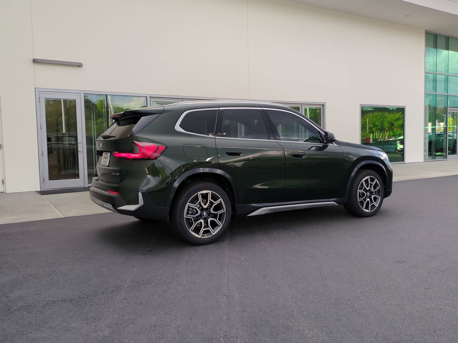 Certified 2025 BMW X1 xDrive28i w/ Convenience Package image 9