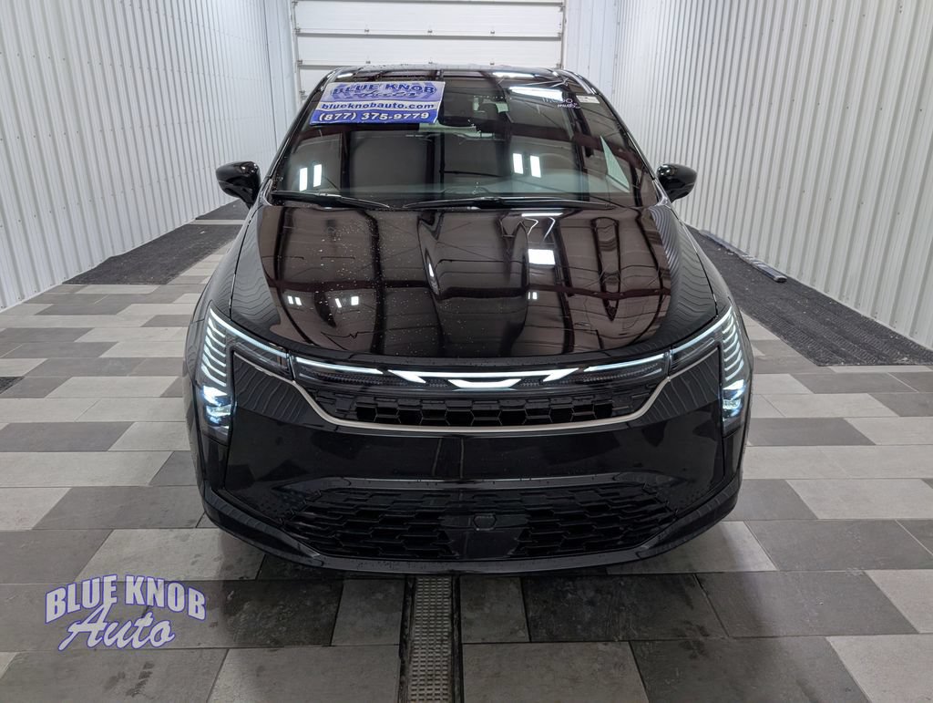 Used 2027 Chrysler Pacifica Select w/ Family Tech Group FWD image 6