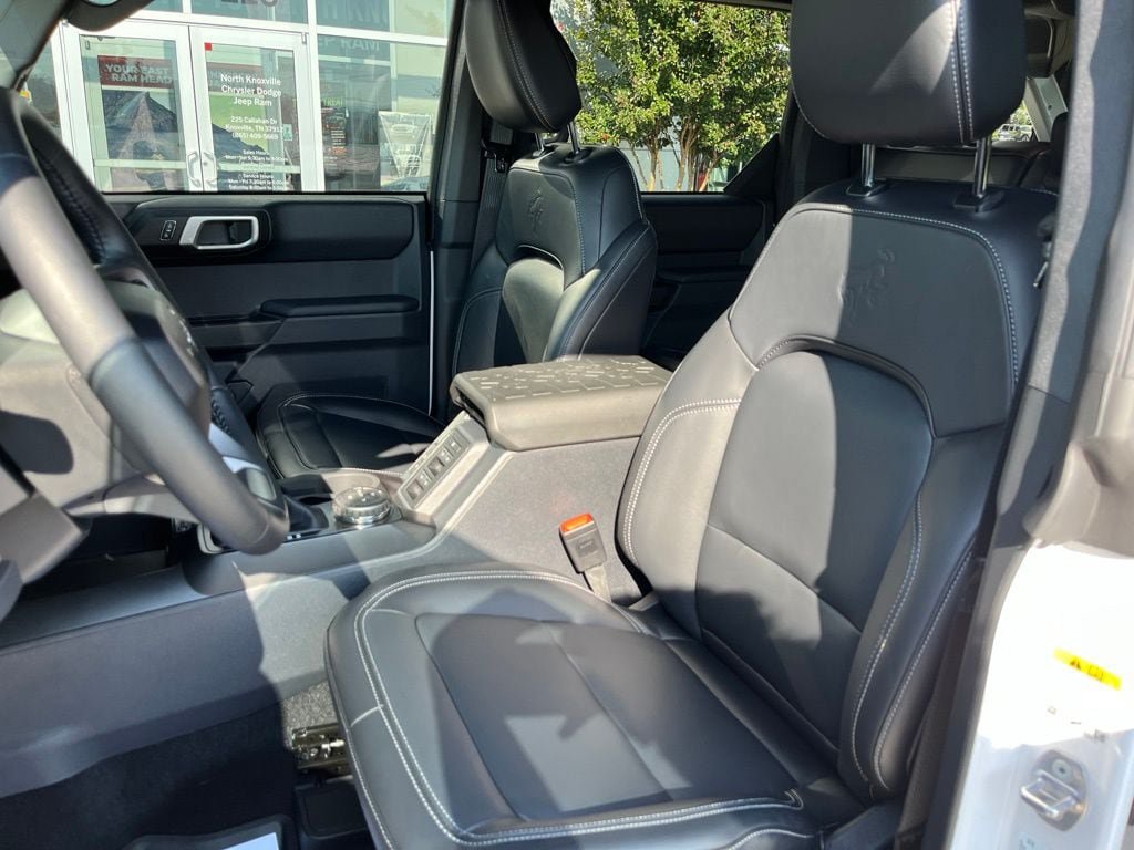 Used 2026 Ford Bronco Outer Banks w/ Sasquatch Package AWD/4WD image 5