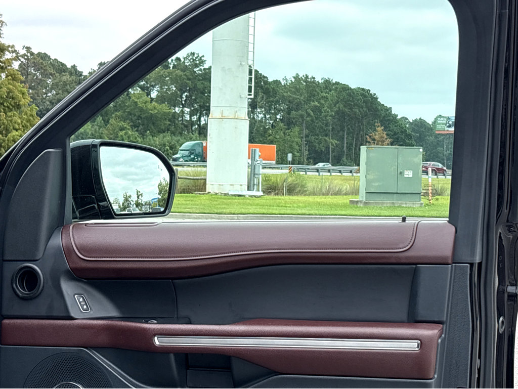 Used 2022 Ford Expedition Max Limited image 20